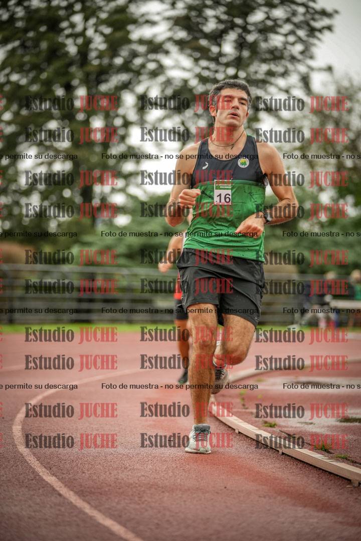 Fotos de los 5000 m de varones - serie 2