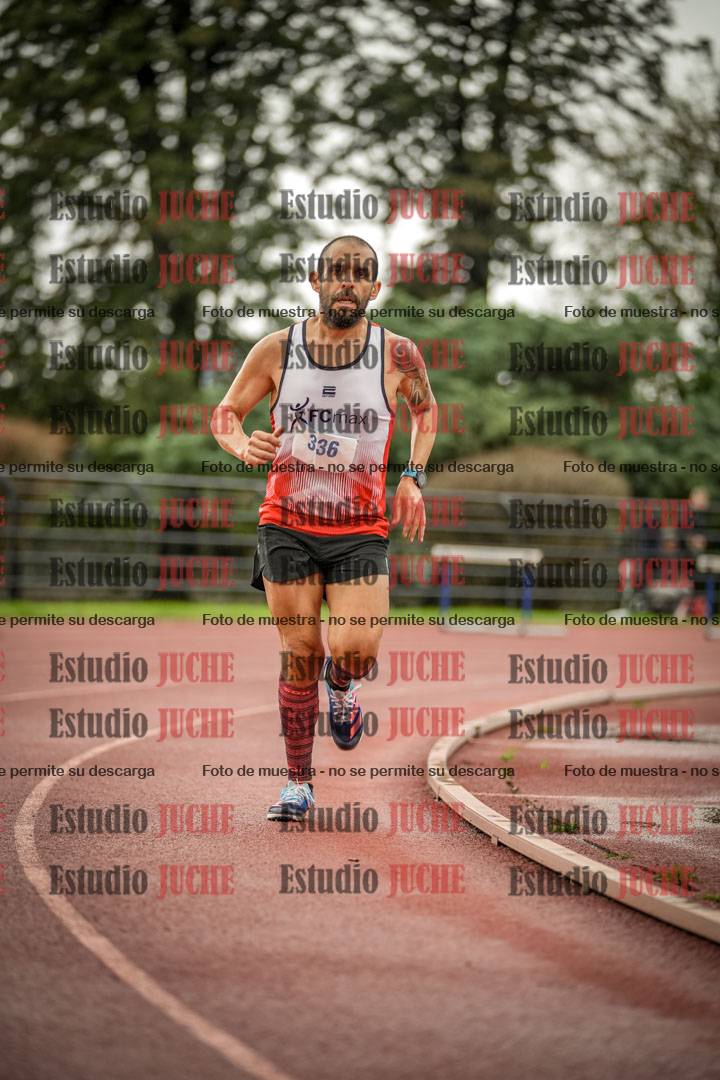 Fotos de los 5000 m de varones - serie 2