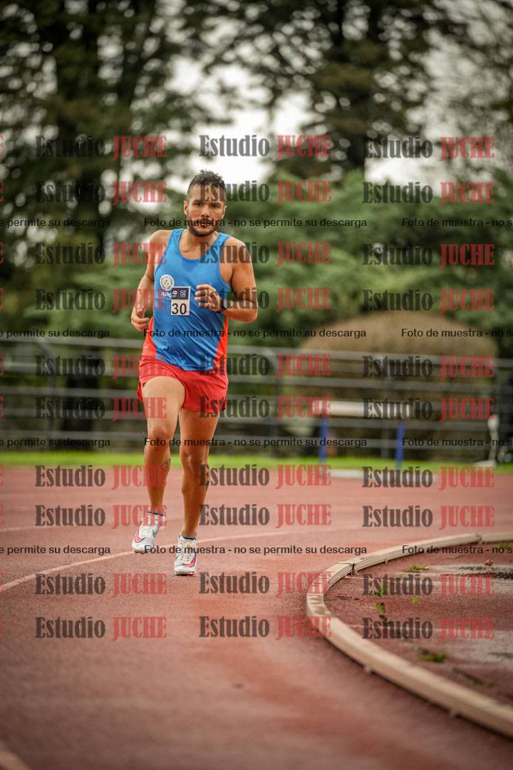 Fotos de los 5000 m de varones - serie 2