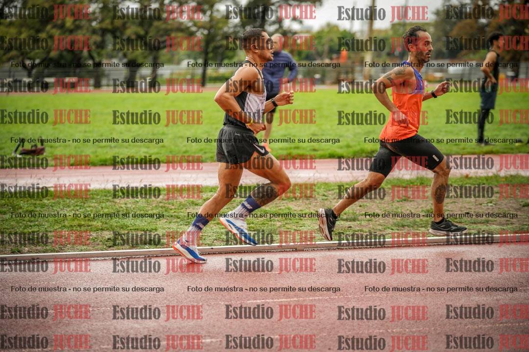 Fotos de los 5000 m de varones - serie 2