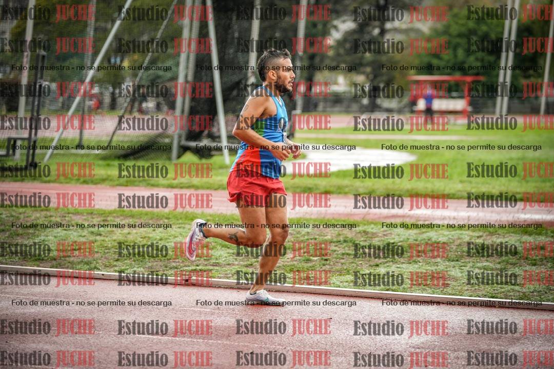 Fotos de los 5000 m de varones - serie 2