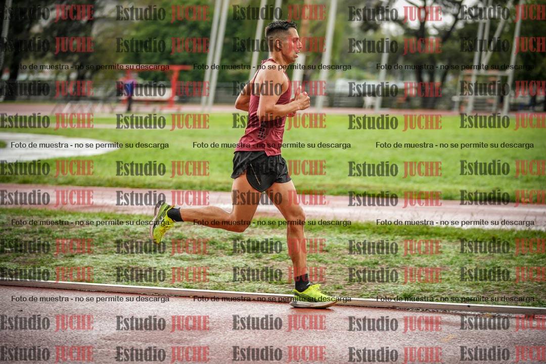 Fotos de los 5000 m de varones - serie 2