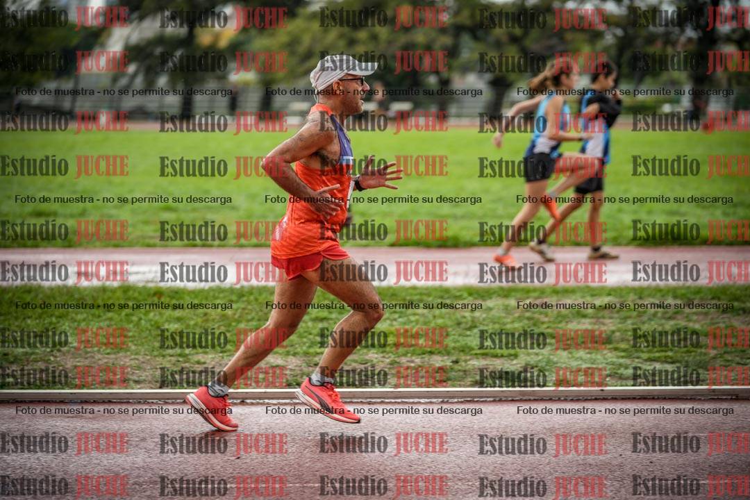 Fotos de los 5000 m de varones - serie 2