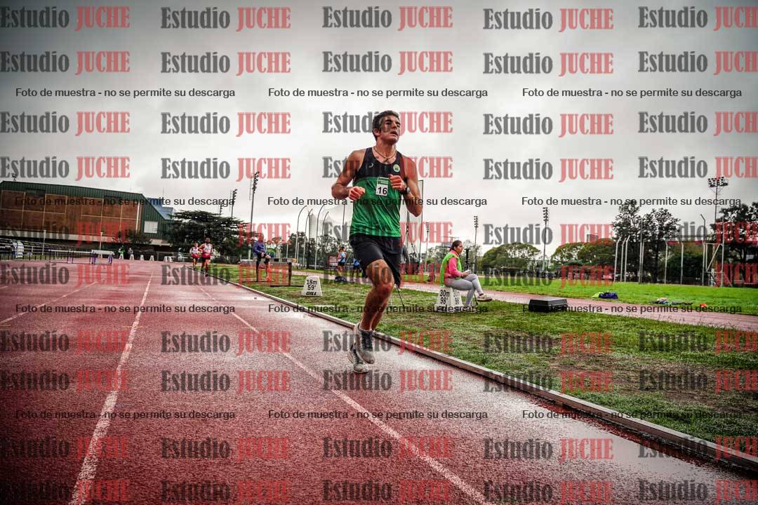 Fotos de los 5000 m de varones - serie 2