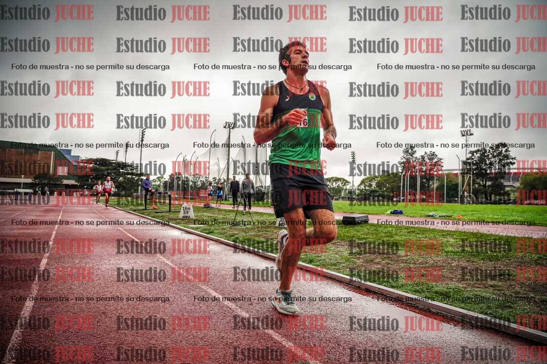 Fotos de los 5000 m de varones - serie 2