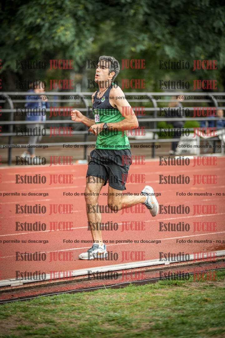 Fotos de los 5000 m de varones - serie 2