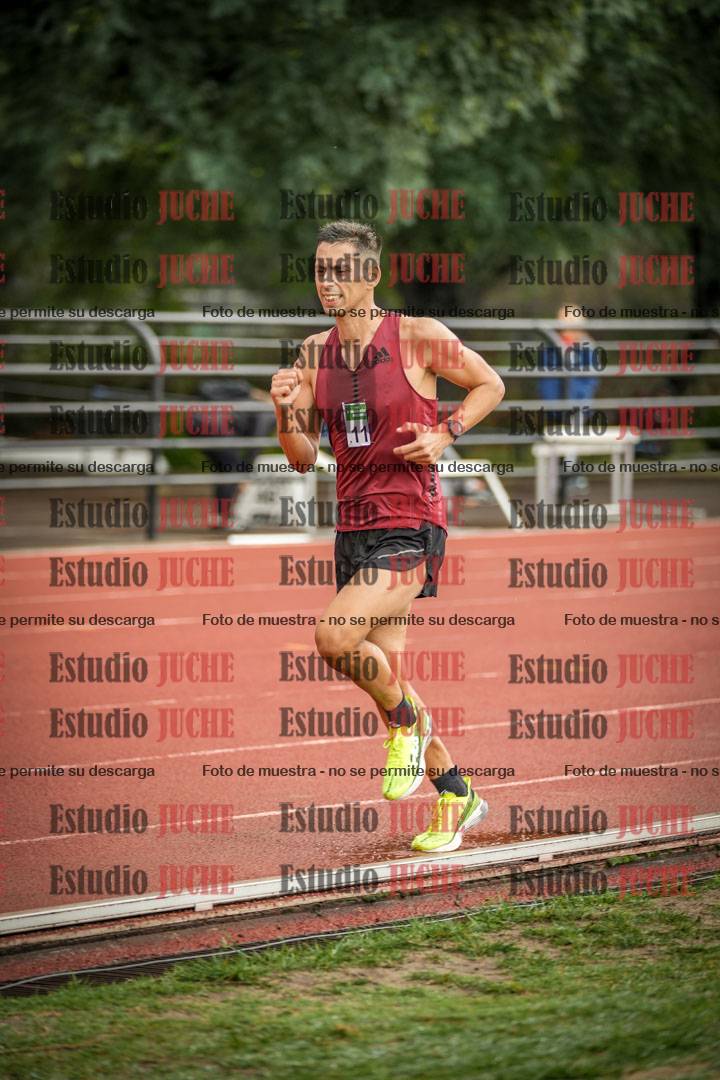 Fotos de los 5000 m de varones - serie 2