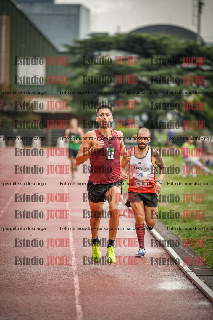 Fotos de los 5000 m de varones - serie 2