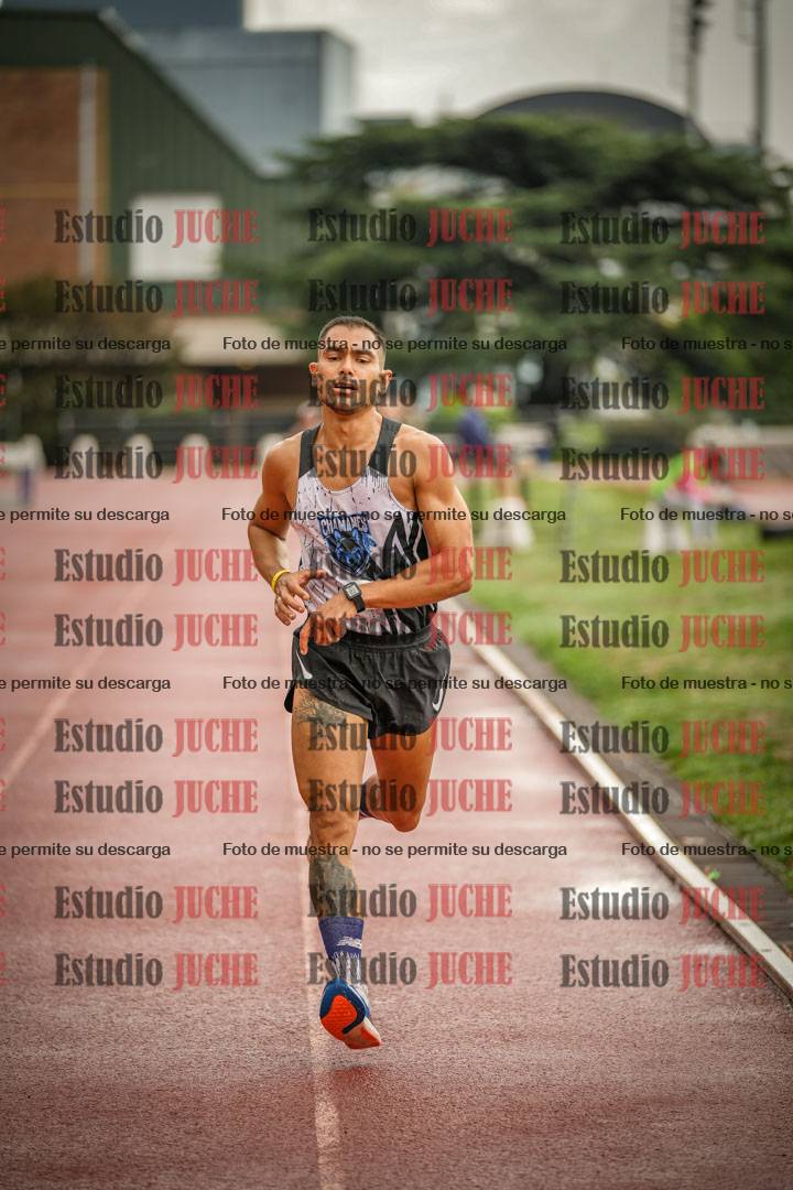 Fotos de los 5000 m de varones - serie 2