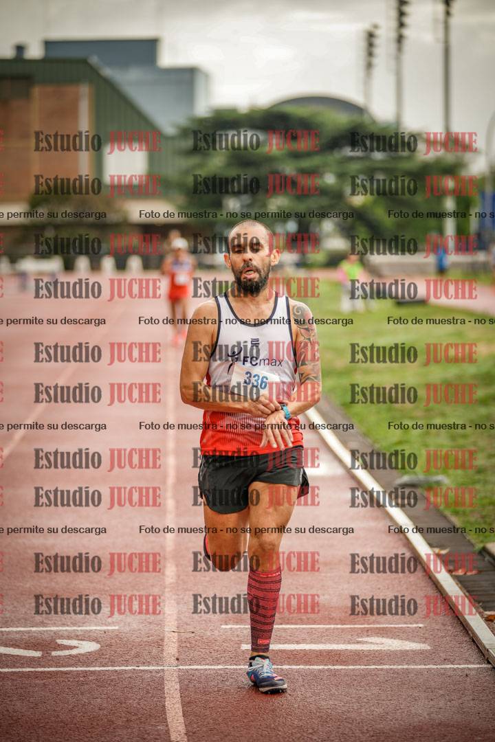 Fotos de los 5000 m de varones - serie 2