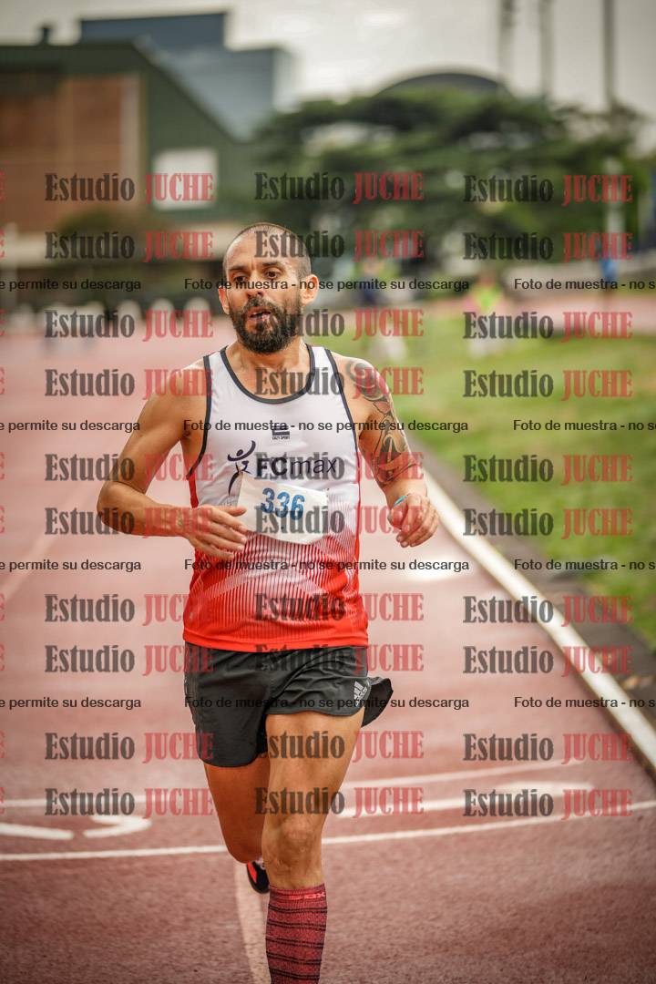 Fotos de los 5000 m de varones - serie 2