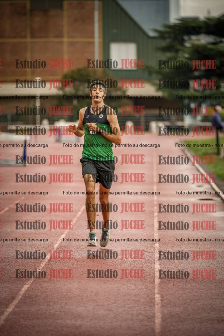 Fotos de los 5000 m de varones - serie 2