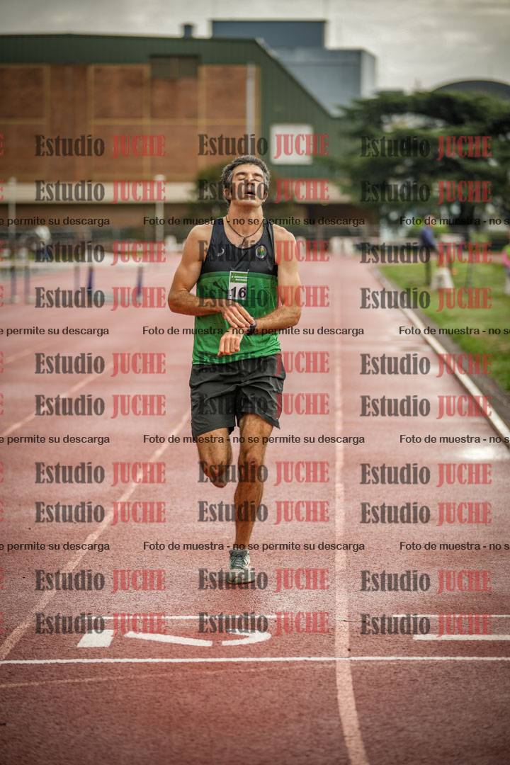Fotos de los 5000 m de varones - serie 2