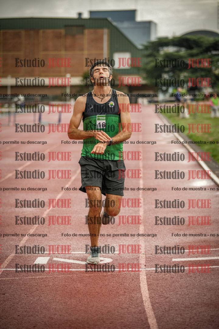 Fotos de los 5000 m de varones - serie 2