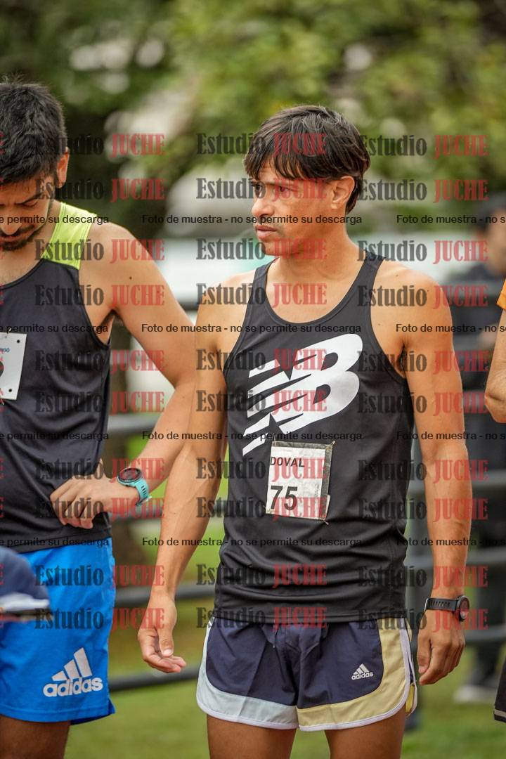 Fotos de los 5000 m de mujeres y varones - serie 3