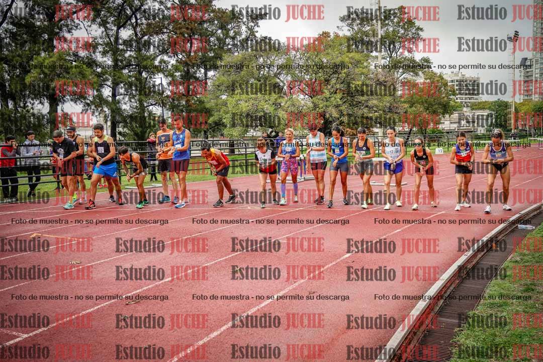 Fotos de los 5000 m de mujeres y varones - serie 3