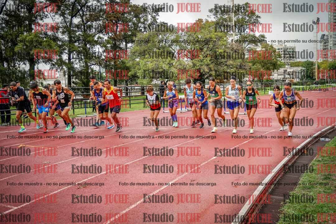 Fotos de los 5000 m de mujeres y varones - serie 3