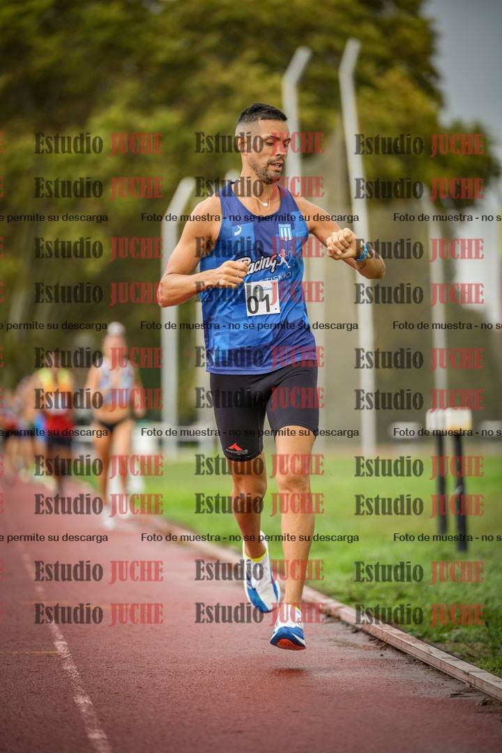 Fotos de los 5000 m de mujeres y varones - serie 3