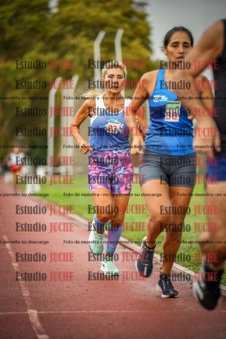 Fotos de los 5000 m de mujeres y varones - serie 3