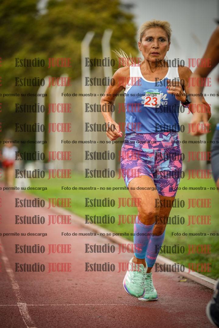 Fotos de los 5000 m de mujeres y varones - serie 3