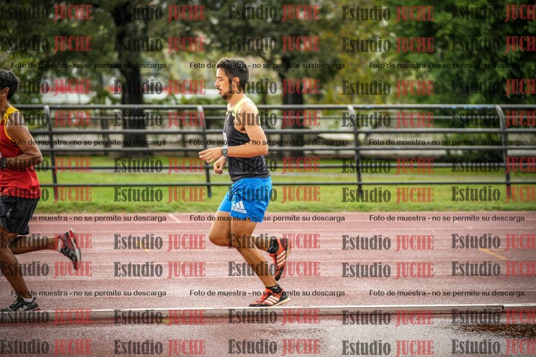 Fotos de los 5000 m de mujeres y varones - serie 3