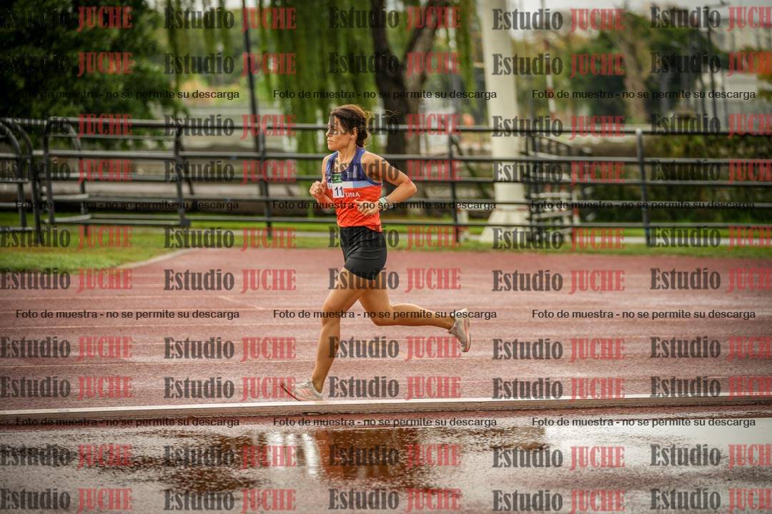 Fotos de los 5000 m de mujeres y varones - serie 3