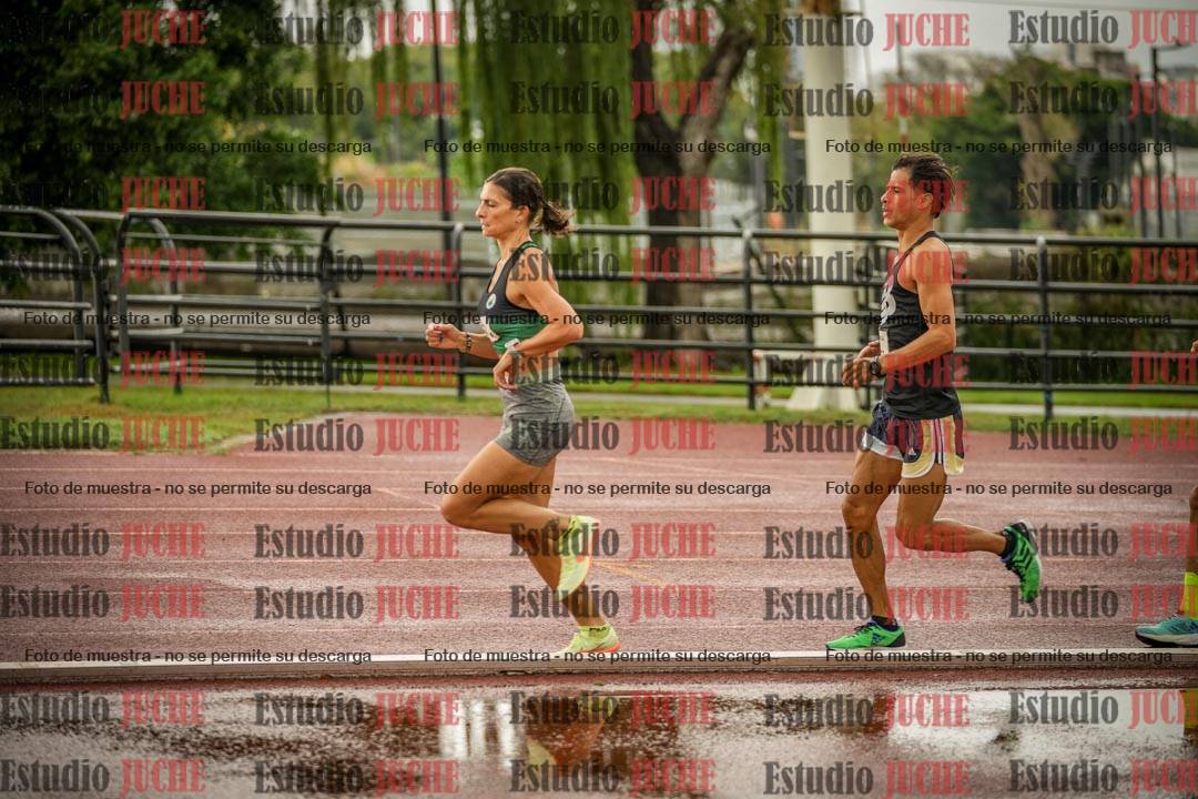 Fotos de los 5000 m de mujeres y varones - serie 3