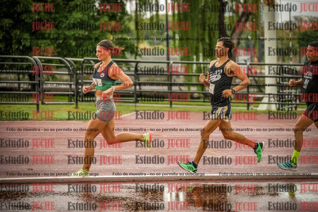 Fotos de los 5000 m de mujeres y varones - serie 3