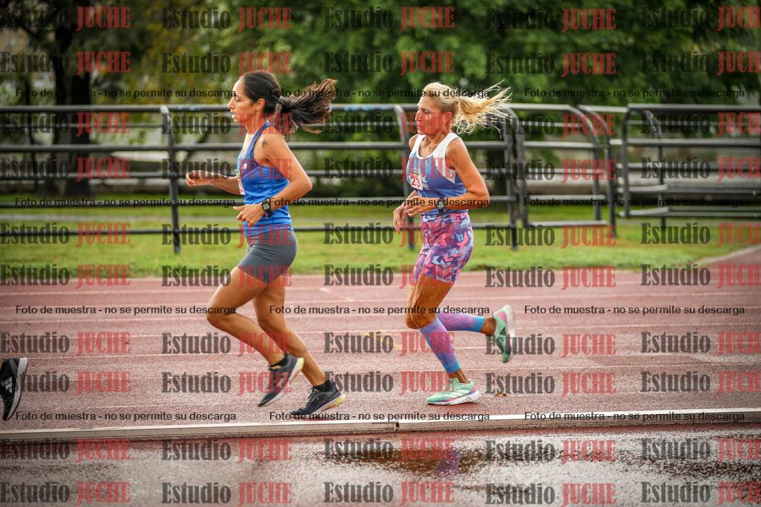 Fotos de los 5000 m de mujeres y varones - serie 3