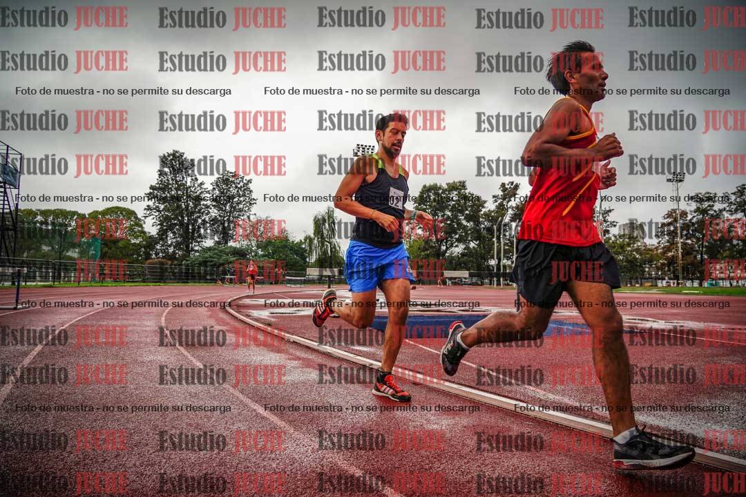 Fotos de los 5000 m de mujeres y varones - serie 3