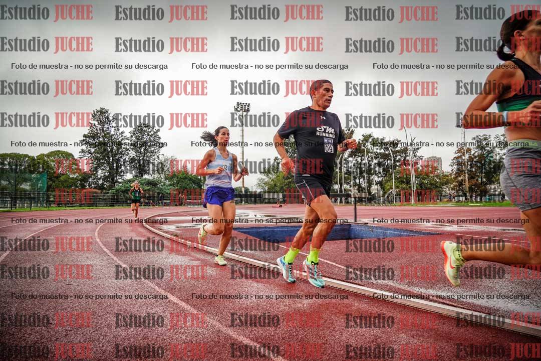 Fotos de los 5000 m de mujeres y varones - serie 3