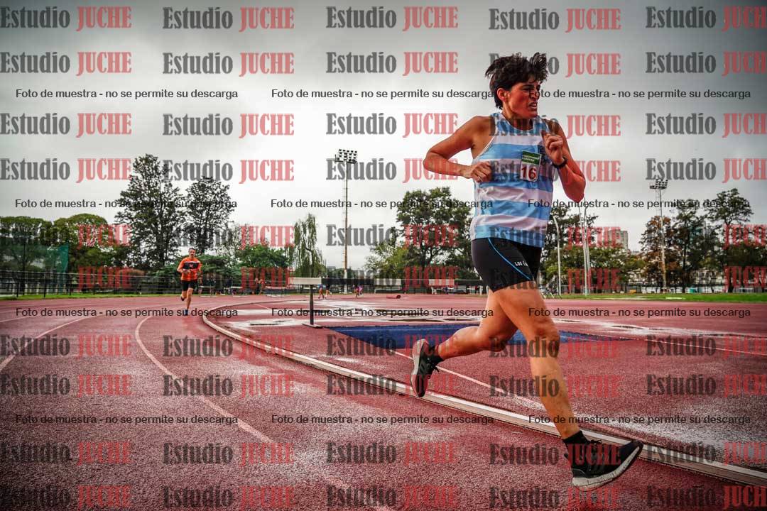 Fotos de los 5000 m de mujeres y varones - serie 3
