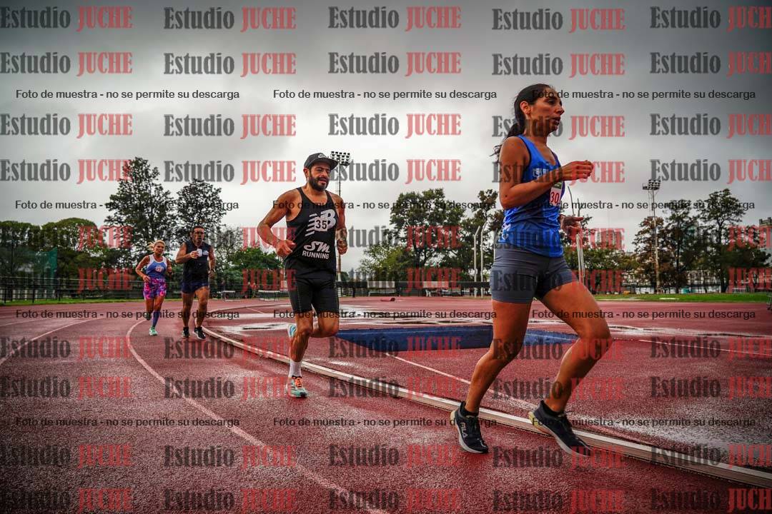 Fotos de los 5000 m de mujeres y varones - serie 3