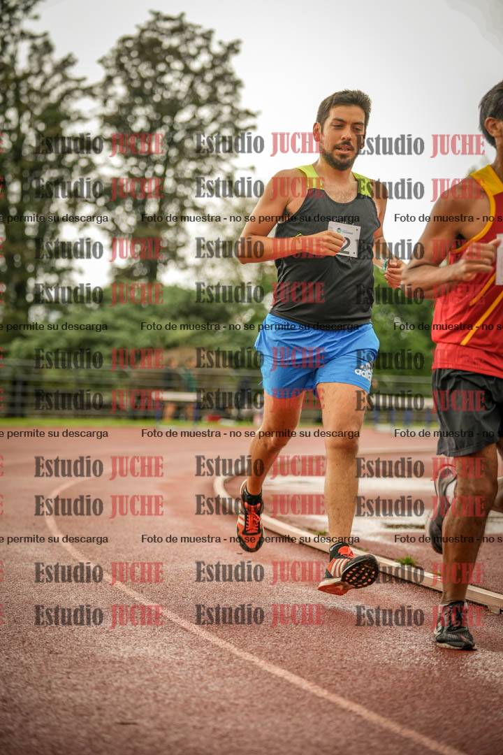 Fotos de los 5000 m de mujeres y varones - serie 3