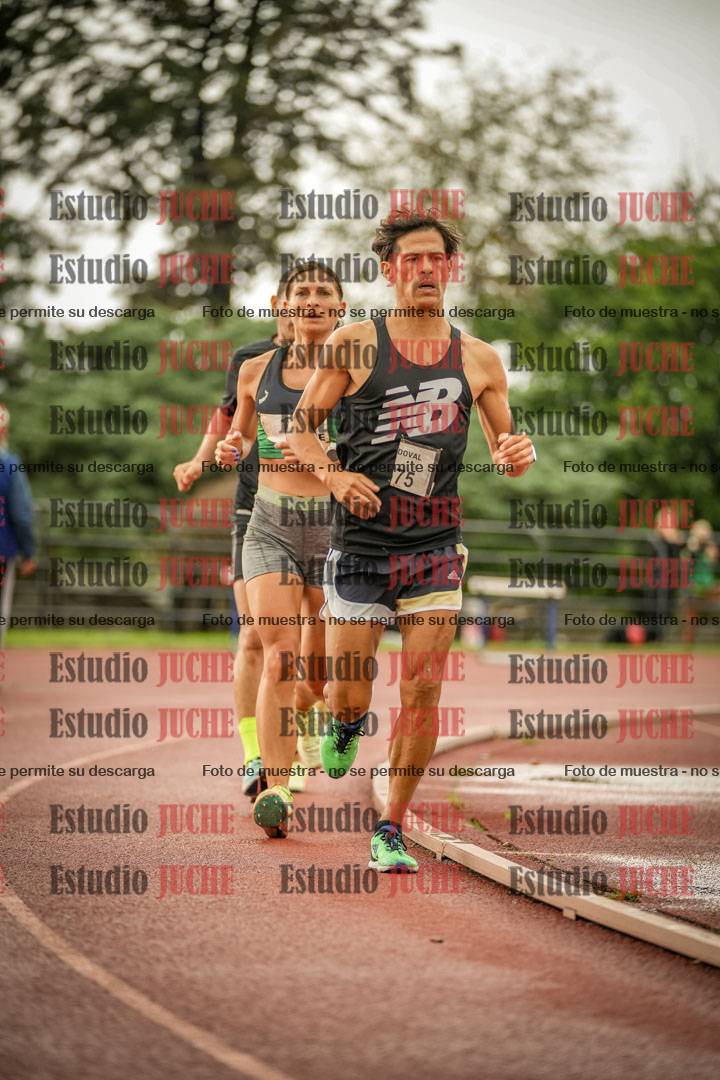 Fotos de los 5000 m de mujeres y varones - serie 3