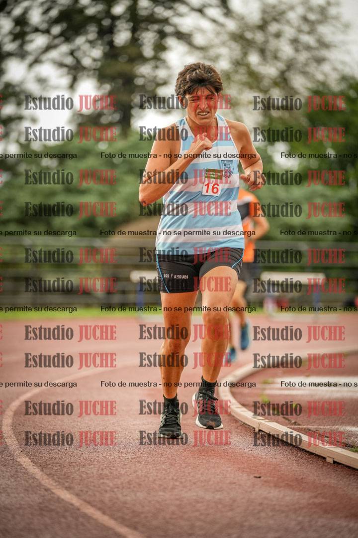 Fotos de los 5000 m de mujeres y varones - serie 3