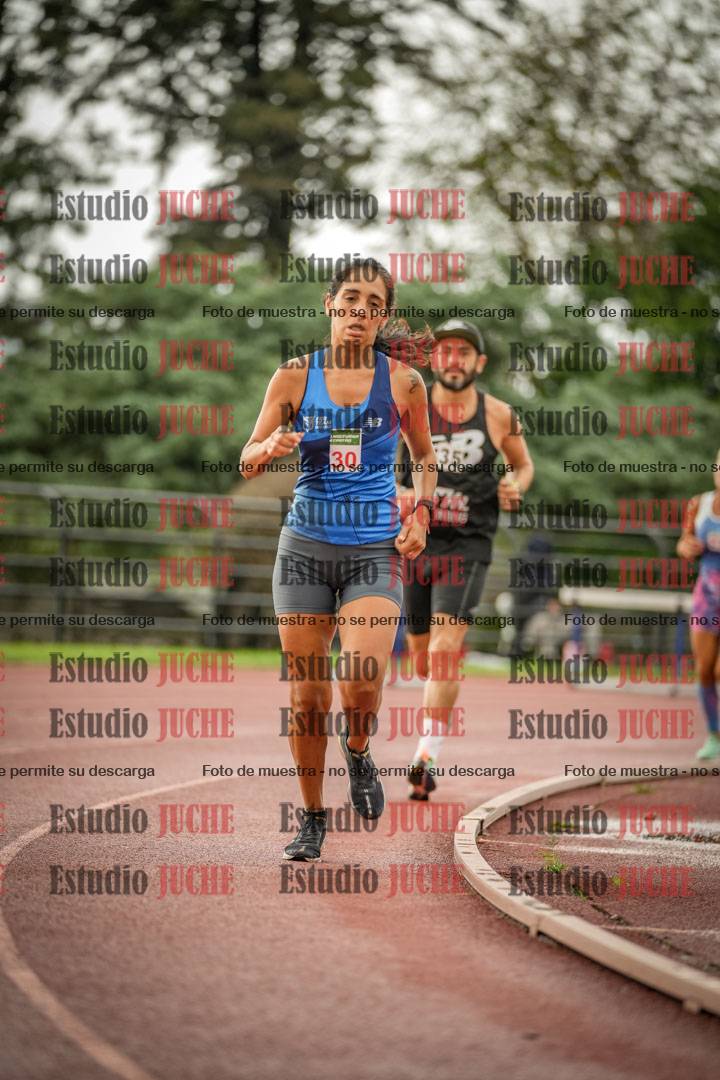 Fotos de los 5000 m de mujeres y varones - serie 3