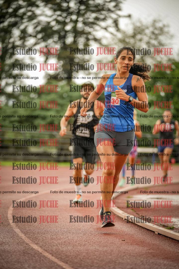 Fotos de los 5000 m de mujeres y varones - serie 3