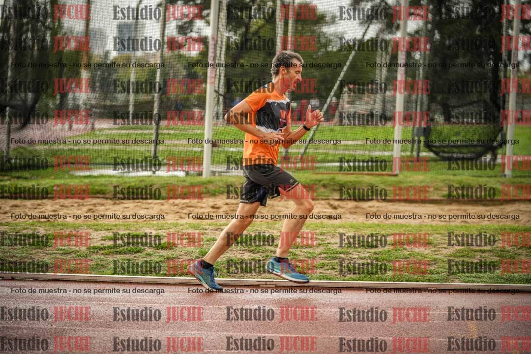 Fotos de los 5000 m de mujeres y varones - serie 3