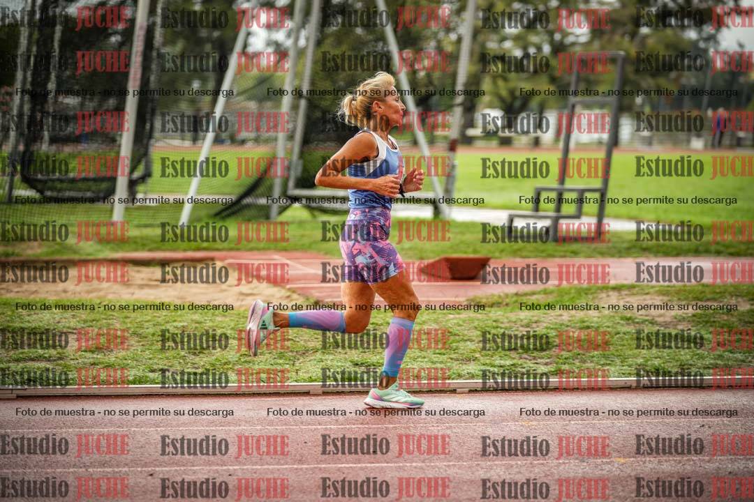 Fotos de los 5000 m de mujeres y varones - serie 3