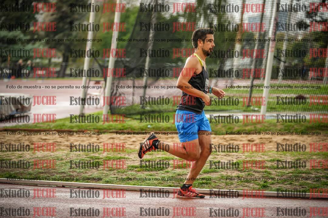 Fotos de los 5000 m de mujeres y varones - serie 3