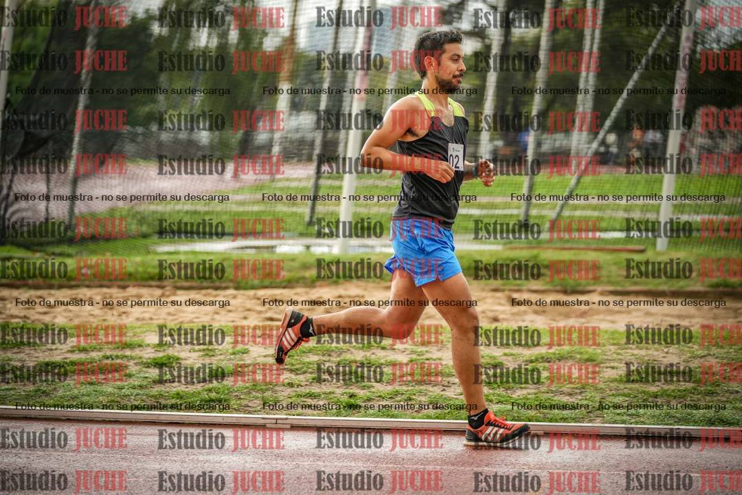 Fotos de los 5000 m de mujeres y varones - serie 3