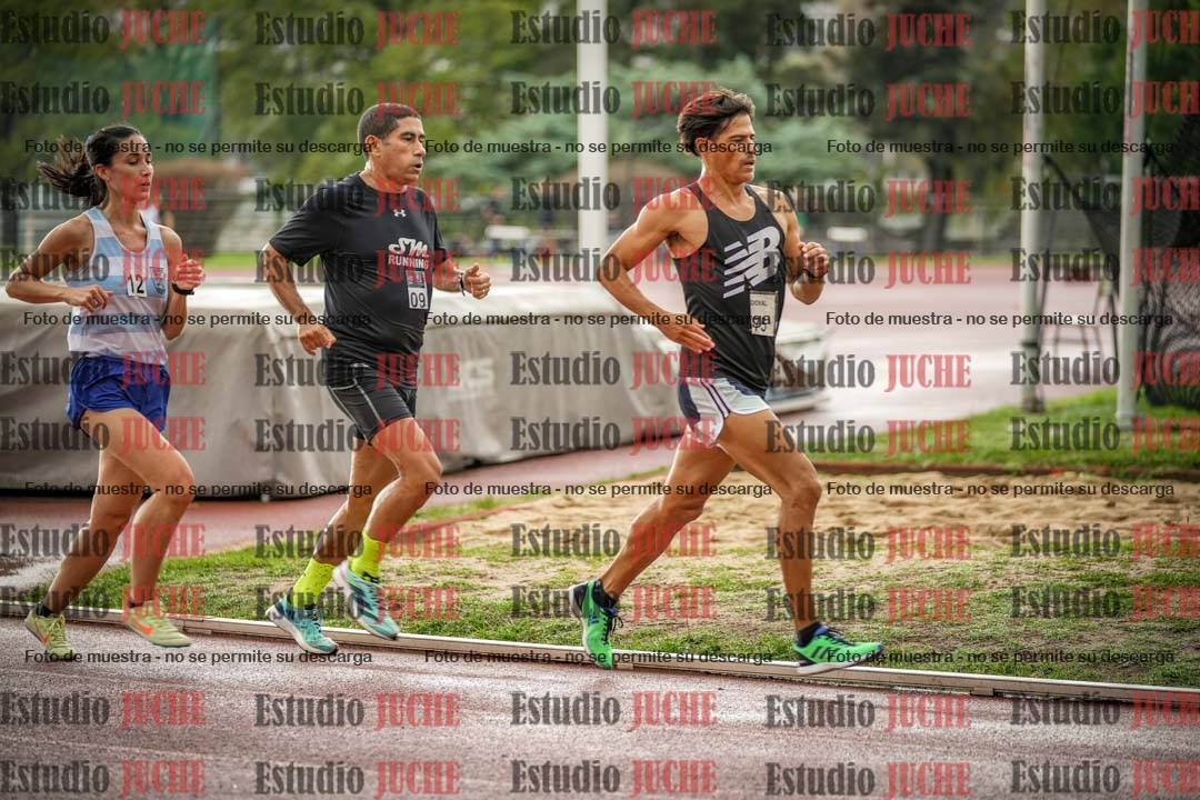 Fotos de los 5000 m de mujeres y varones - serie 3