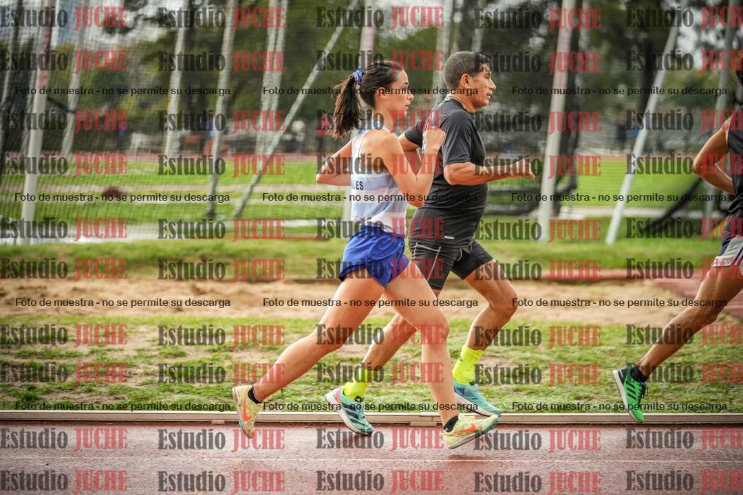 Fotos de los 5000 m de mujeres y varones - serie 3