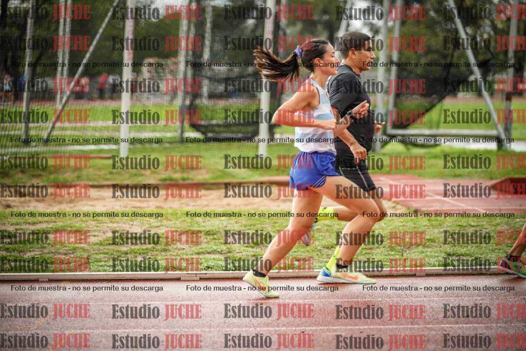 Fotos de los 5000 m de mujeres y varones - serie 3