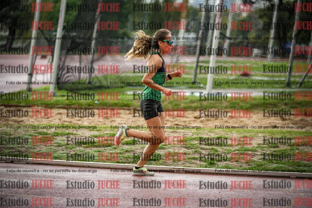 Fotos de los 5000 m de mujeres y varones - serie 3