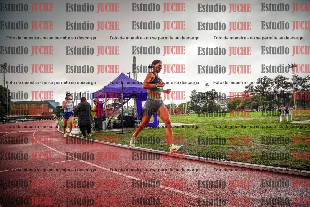 Fotos de los 5000 m de mujeres y varones - serie 3