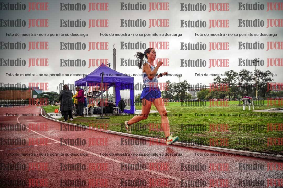 Fotos de los 5000 m de mujeres y varones - serie 3