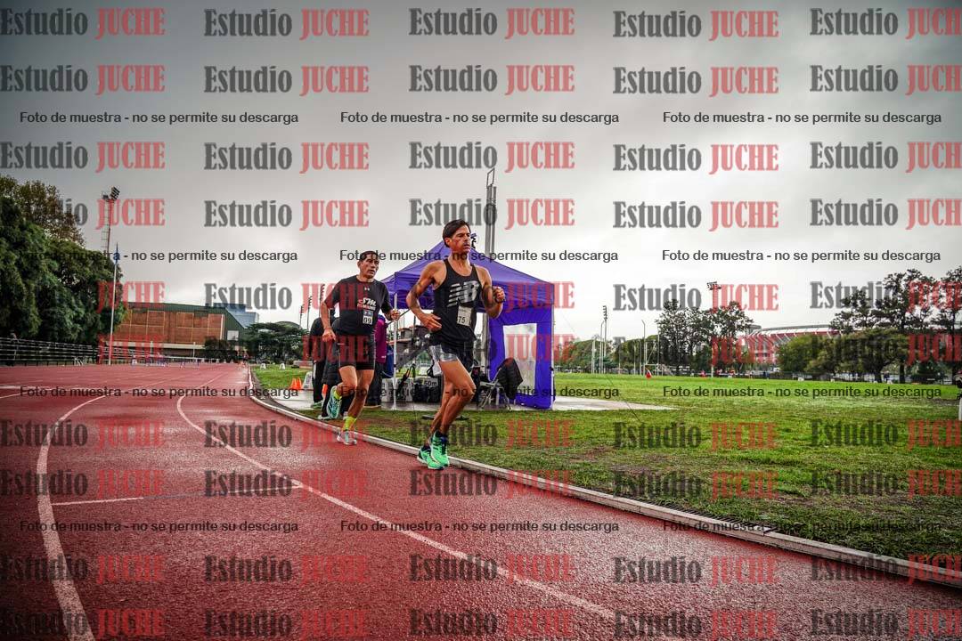 Fotos de los 5000 m de mujeres y varones - serie 3