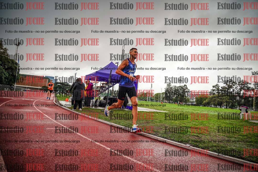 Fotos de los 5000 m de mujeres y varones - serie 3